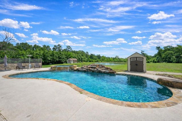 144 Wood Farm Road, Huntsville, TX 77320