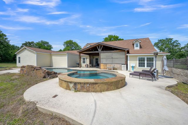 144 Wood Farm Road, Huntsville, TX 77320