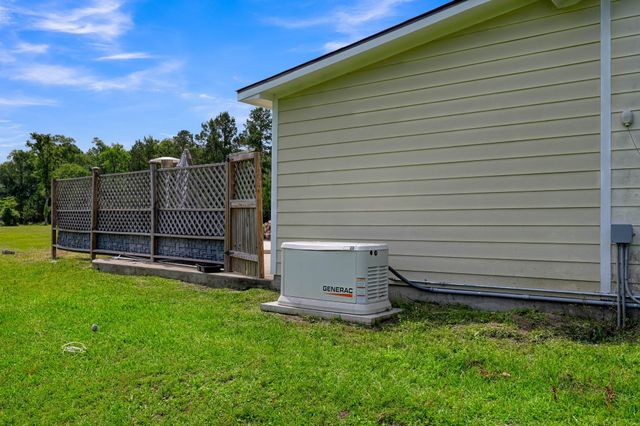 144 Wood Farm Road, Huntsville, TX 77320