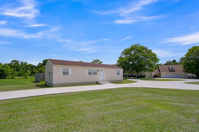 144 Wood Farm Road, Huntsville, TX 77320