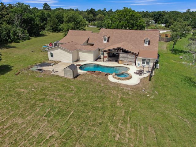 144 Wood Farm Road, Huntsville, TX 77320