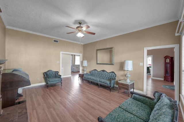 144 Wood Farm Road, Huntsville, TX 77320
