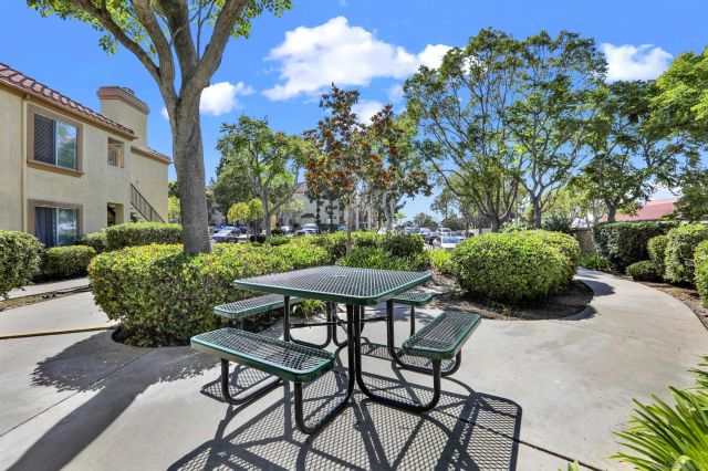 2042 Coolidge 98, San Diego, CA 92111