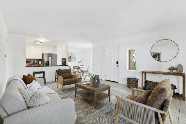 2042 Coolidge 98, San Diego, CA 92111