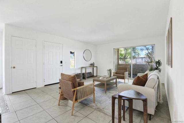 2042 Coolidge 98, San Diego, CA 92111