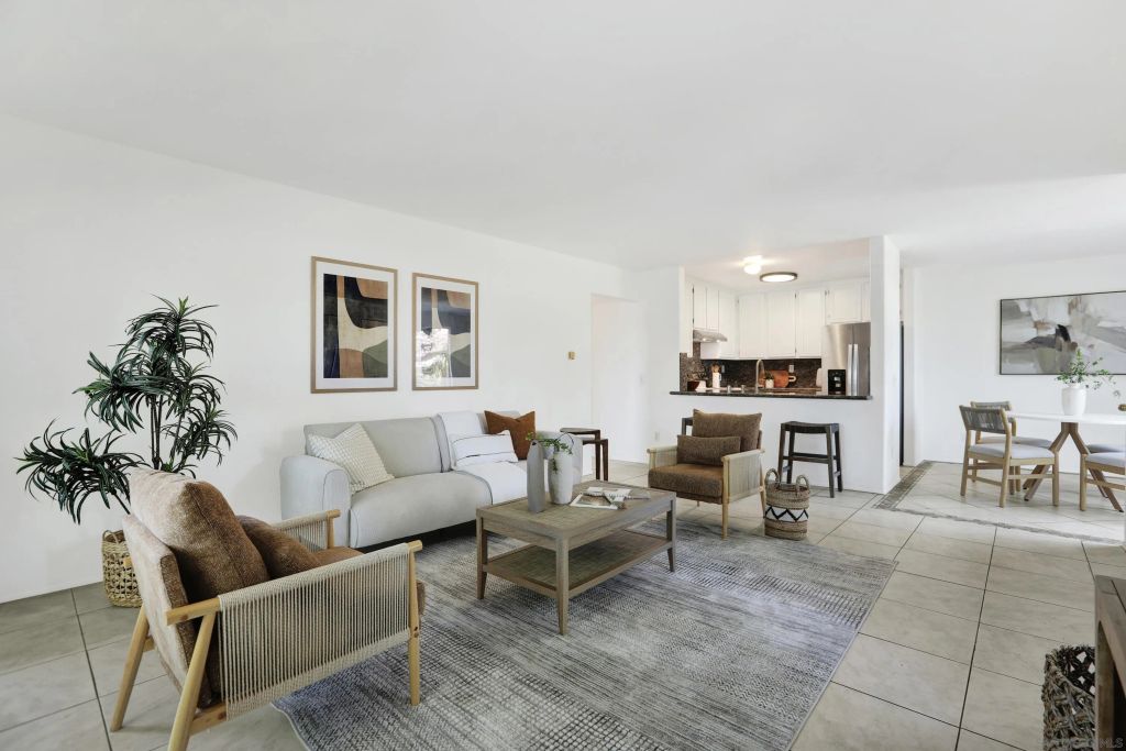 2042 Coolidge 98, San Diego, CA 92111