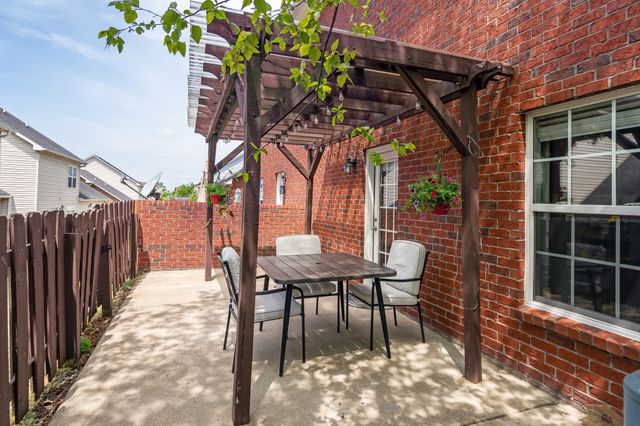 302 Villa Cir, Lebanon, TN 37090