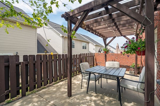 302 Villa Cir, Lebanon, TN 37090