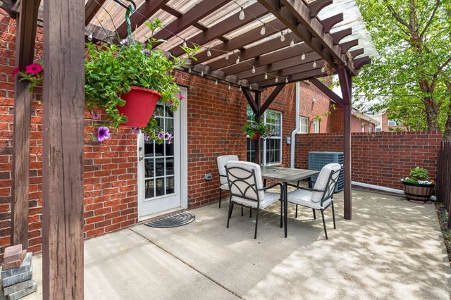 302 Villa Cir, Lebanon, TN 37090