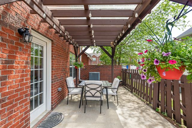 302 Villa Cir, Lebanon, TN 37090
