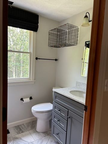 87 West St, Westford, MA 01886