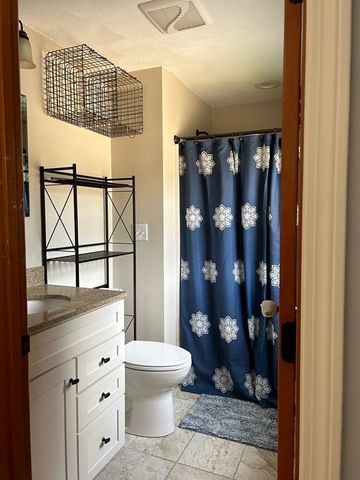 87 West St, Westford, MA 01886