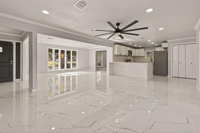 5674 Hazen Street, Houston, TX 77081