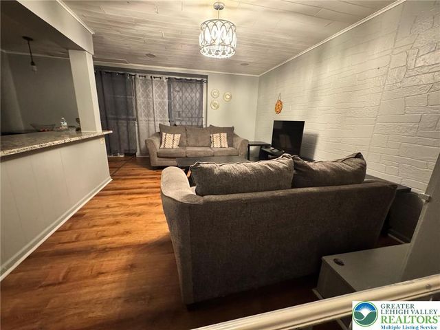 2336 3rd Street, Wilson Boro, PA 18042