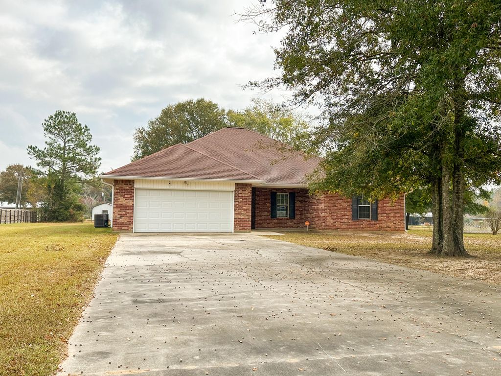 183 Melody Ln, Deridder, LA 70634