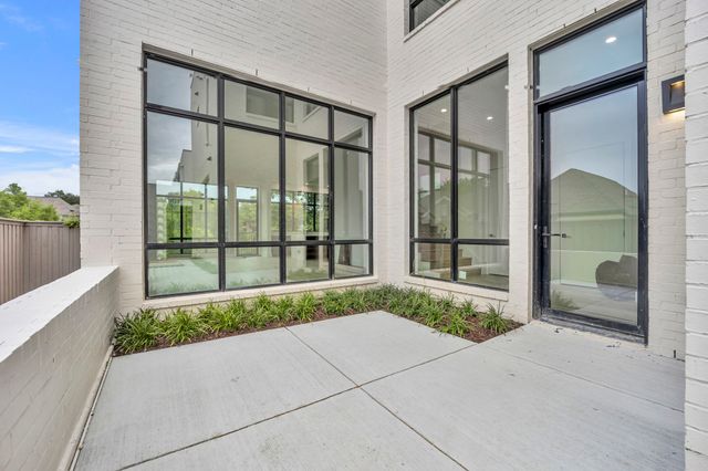 610 N Oak Cliff Boulevard 303, Dallas, TX 75208