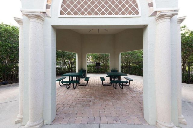 1600 NW Vivanco Street, Port St. Lucie, FL 34986