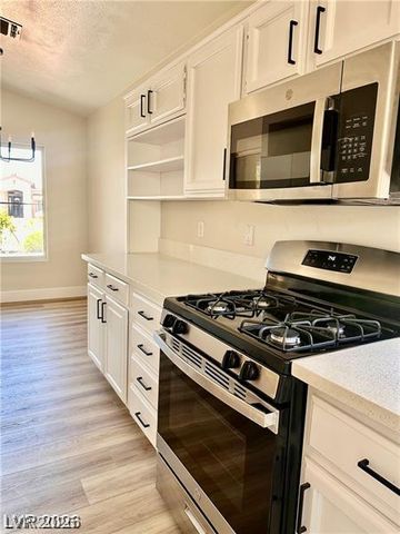 2039 Poppywood Avenue, Henderson, NV 89012