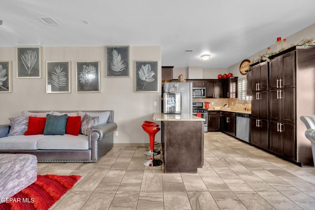 14192 Earl Chokiski, El Paso, TX 79938