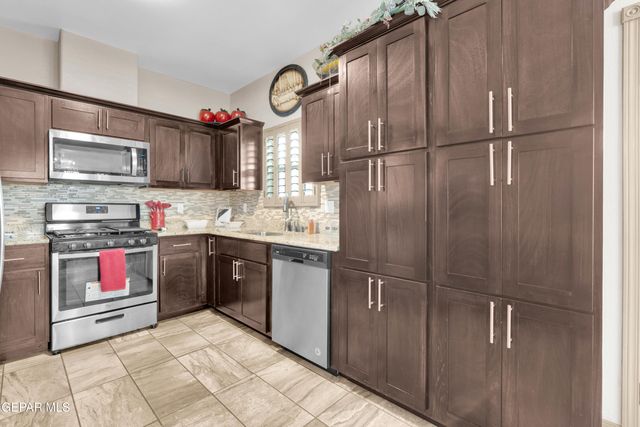 14192 Earl Chokiski, El Paso, TX 79938