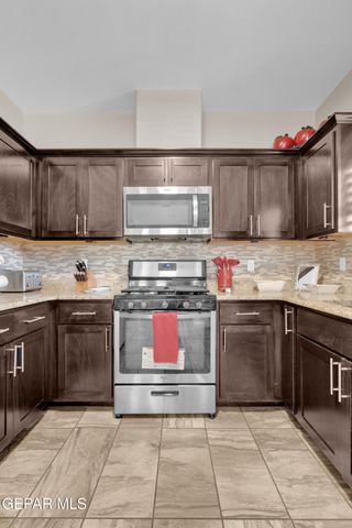 14192 Earl Chokiski, El Paso, TX 79938