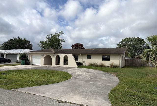 440 SE Skipper Ln, Port St. Lucie, FL 34983