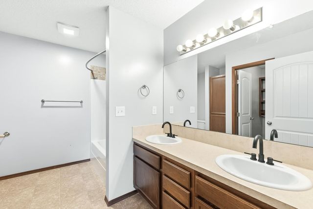 6941 N Wendell Cir, Park City, KS 67219