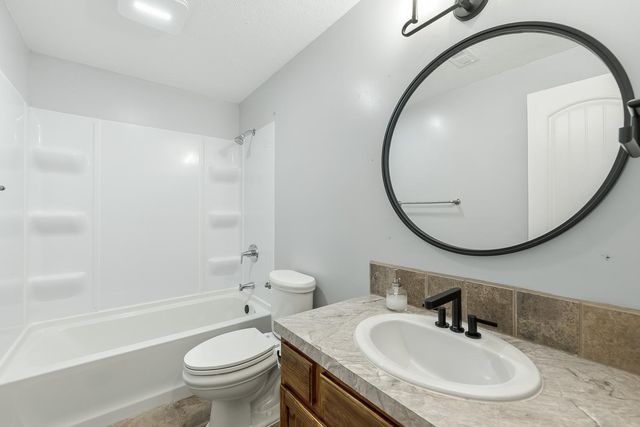 6941 N Wendell Cir, Park City, KS 67219