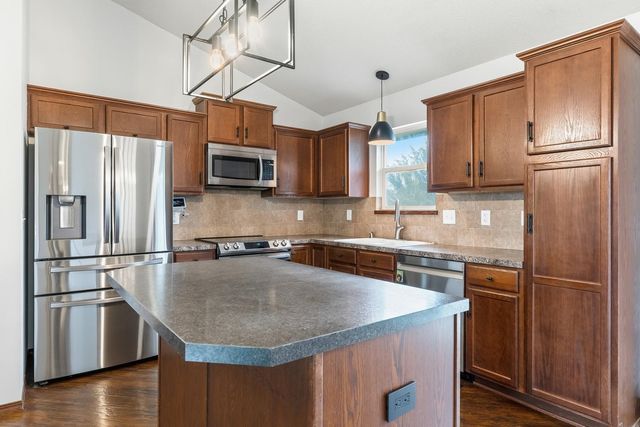 6941 N Wendell Cir, Park City, KS 67219