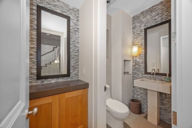 29 Merrill Rd, Newton, MA 02459