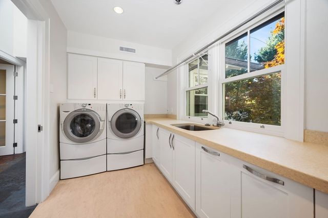 29 Merrill Rd, Newton, MA 02459