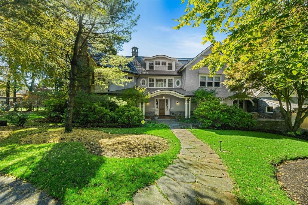 29 Merrill Rd, Newton, MA 02459