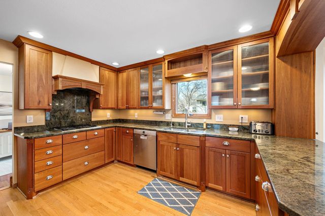 10532 Xylon Road S, Bloomington, MN 55438