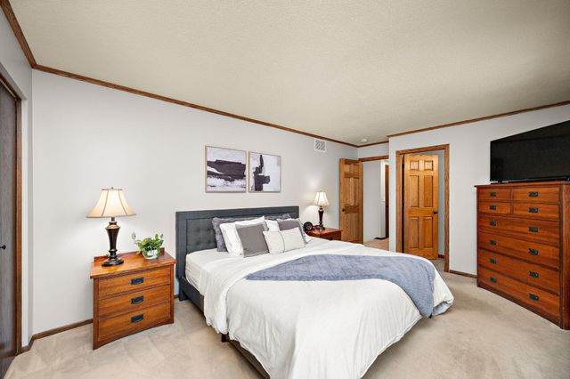 10532 Xylon Road S, Bloomington, MN 55438