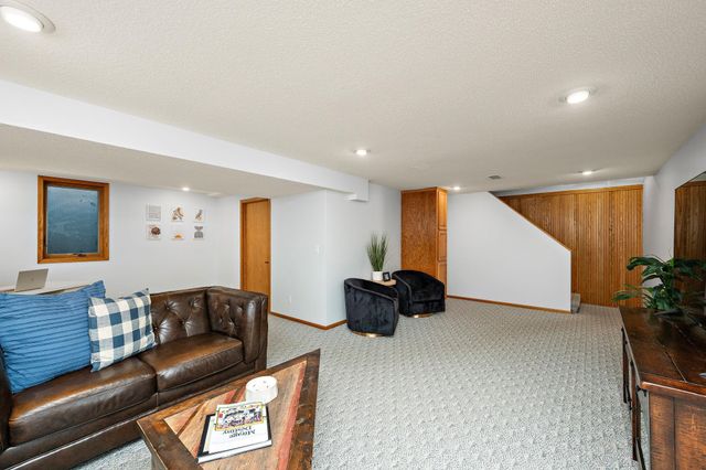 10532 Xylon Road S, Bloomington, MN 55438