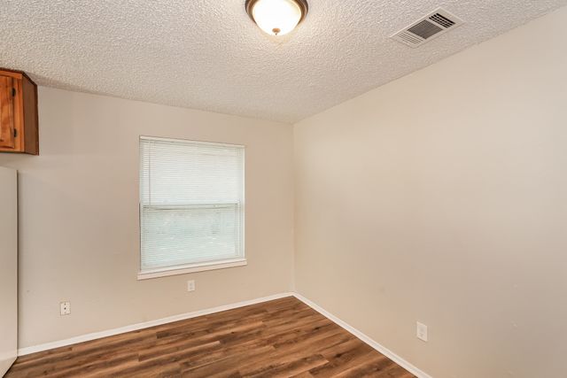 924 Kimbrough Street, White Settlement, TX 76108