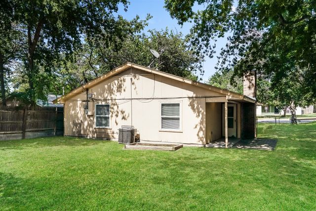 924 Kimbrough Street, White Settlement, TX 76108