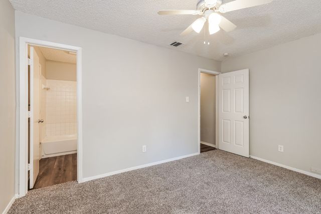 924 Kimbrough Street, White Settlement, TX 76108