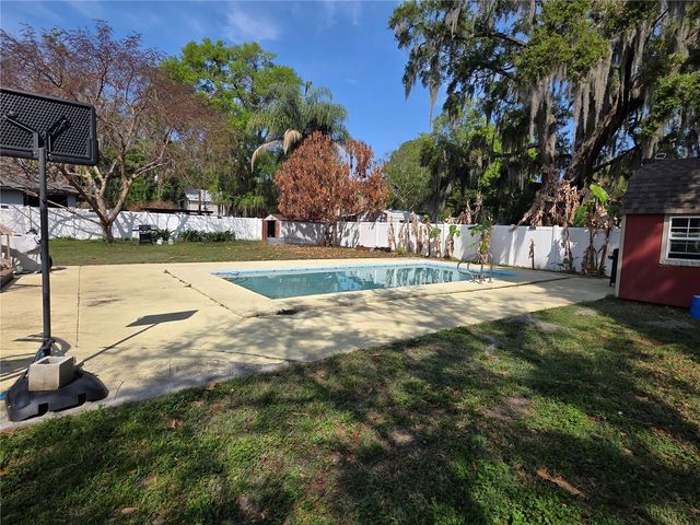 525 AVENUE A NE, Winter Haven, FL 33881