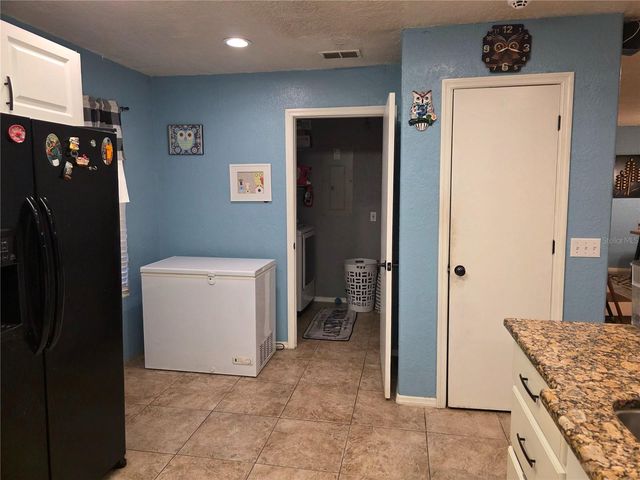 525 AVENUE A NE, Winter Haven, FL 33881