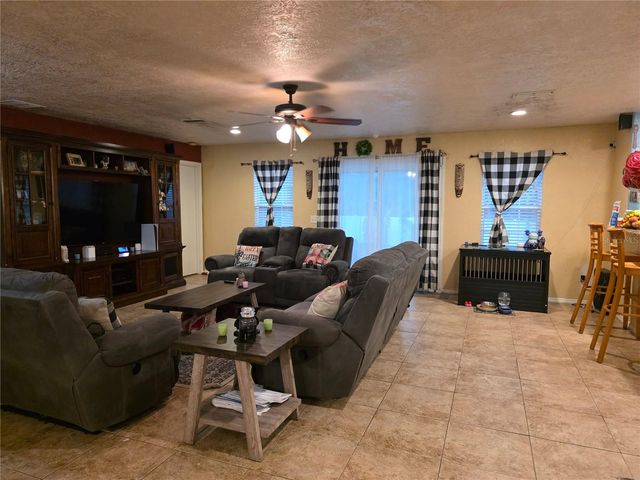 525 AVENUE A NE, Winter Haven, FL 33881