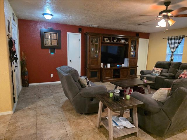 525 AVENUE A NE, Winter Haven, FL 33881