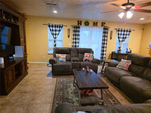 525 AVENUE A NE, Winter Haven, FL 33881