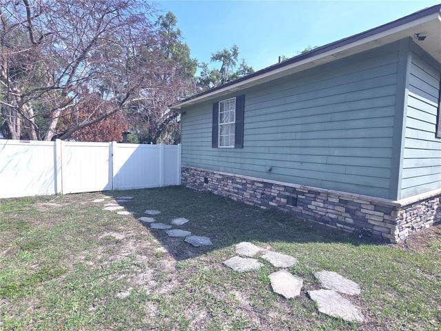 525 AVENUE A NE, Winter Haven, FL 33881