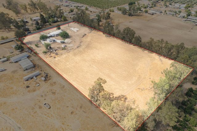 610 Hemlock Avenue, Porterville, CA 93257