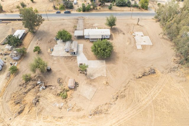 610 Hemlock Avenue, Porterville, CA 93257