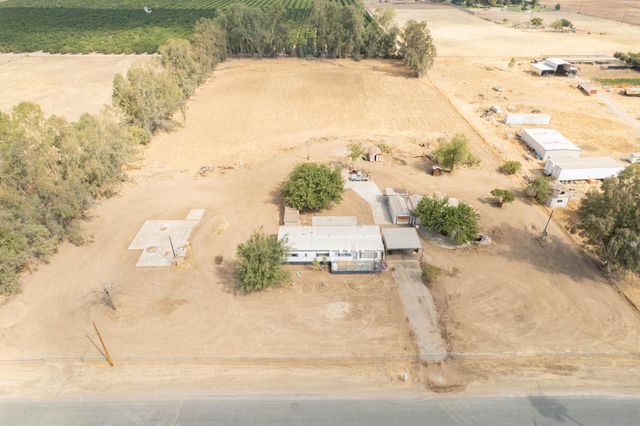 610 Hemlock Avenue, Porterville, CA 93257