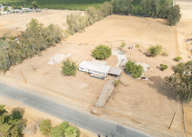 610 Hemlock Avenue, Porterville, CA 93257