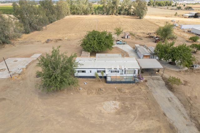 610 Hemlock Avenue, Porterville, CA 93257