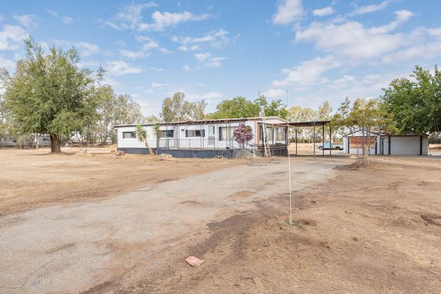 610 Hemlock Avenue, Porterville, CA 93257